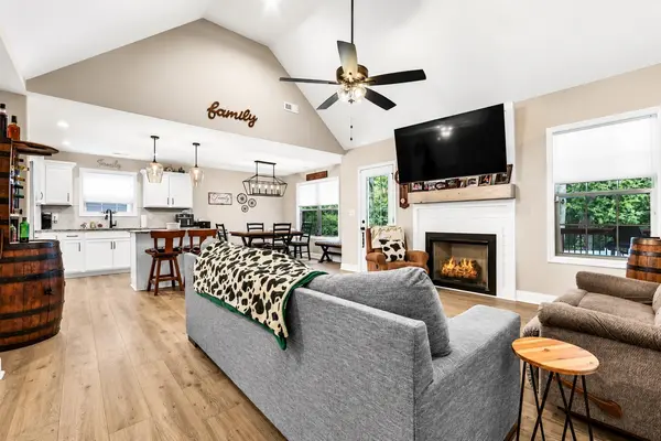 1195 Boulder Pass Rd, Clarksville, TN 37040