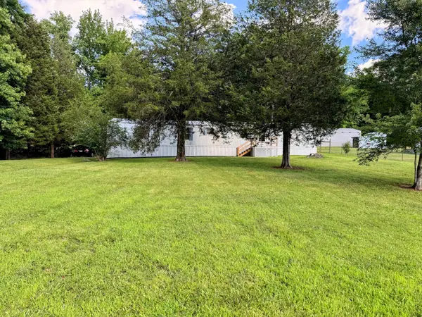 90 Coxburg Road North, Holladay, TN 38341
