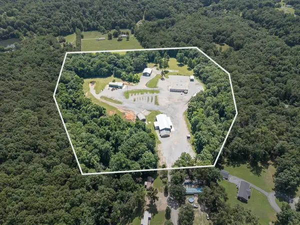 2898 Crestridge Dr, Centerville, TN 37033