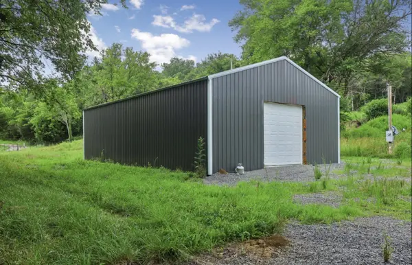 97 Redd Branch Rd, Fayetteville, TN 37334