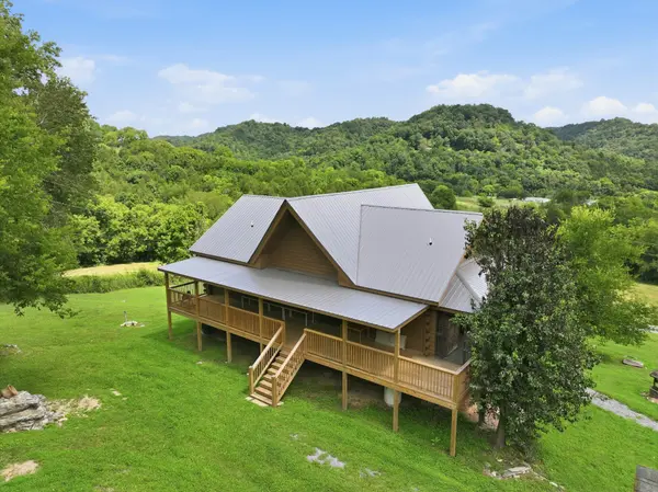 16 Eckert Ln, Pleasant Shade, TN 37145