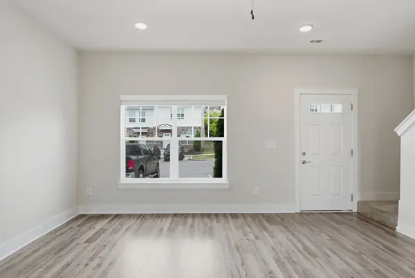 136 Dry Creek Commons Dr, Goodlettsville, TN 37072