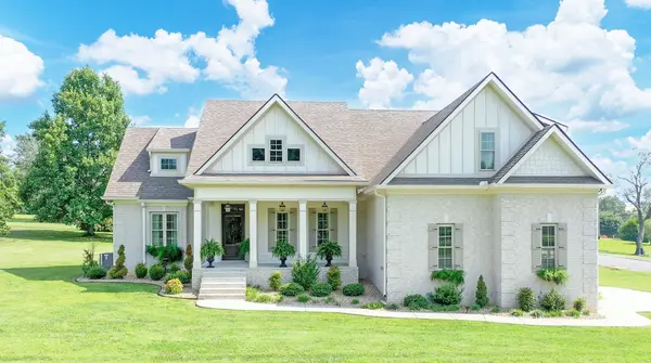 204 Green Hills Dr, Shelbyville, TN 37160
