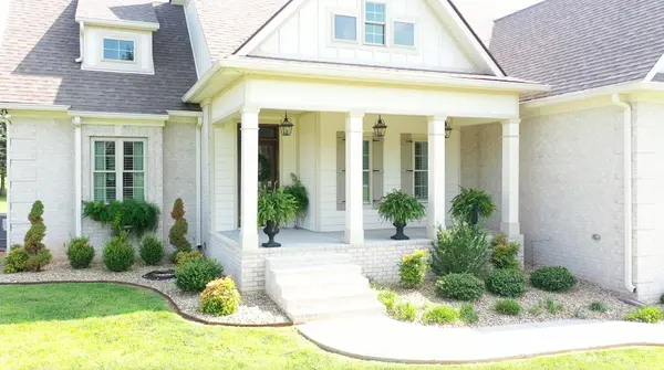 204 Green Hills Dr, Shelbyville, TN 37160