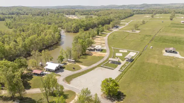 432 Duck Blind Rd, Clifton, TN 38425