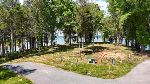 122 Ridge Point Trl, Dandridge, TN 37725