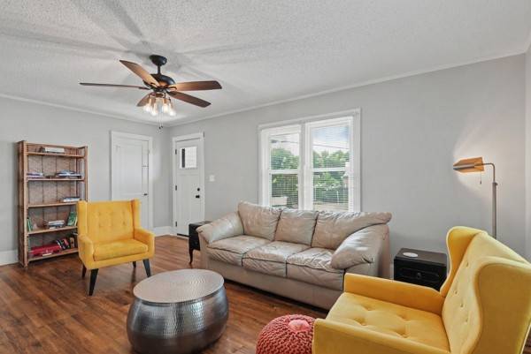 401 College Ave #E, Carthage, TN 37030