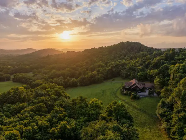 391 Bluestocking Hollow Rd, Shelbyville, TN 37160
