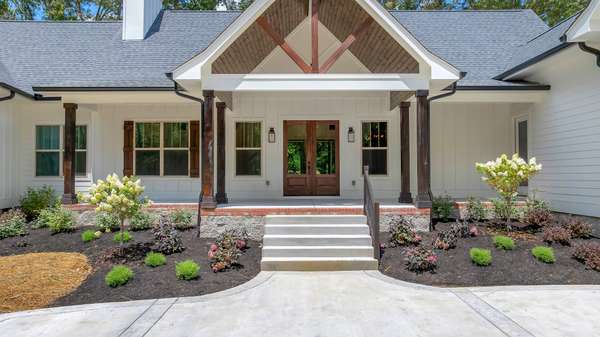 453 Dogwood Ln, Manchester, TN 37355