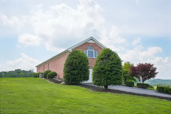 658 Hickory Ridge Rd, Gallatin, TN 37066