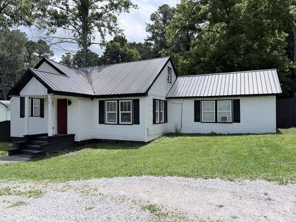 215 St Clair St, Tracy City, TN 37387