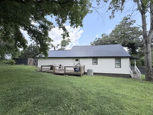 215 St Clair St, Tracy City, TN 37387