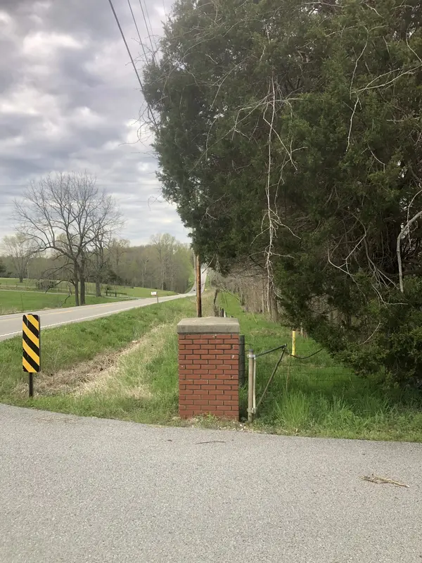5651 Highway 48, Cunningham, TN 37052