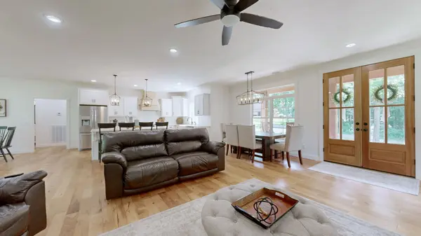 183 Country Wood Dr, Paris, TN 38242