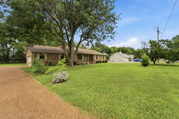 344 Highfield Dr, Murfreesboro, TN 37128