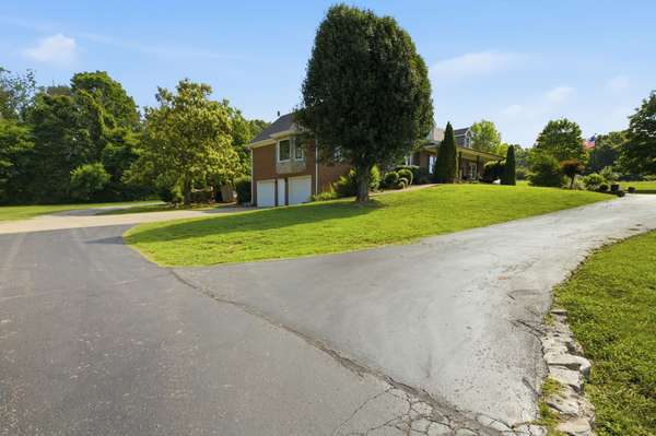 2946 Beulah Church Rd, Arrington, TN 37014