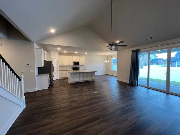 2402 Blue Heron Dr, Murfreesboro, TN 37128