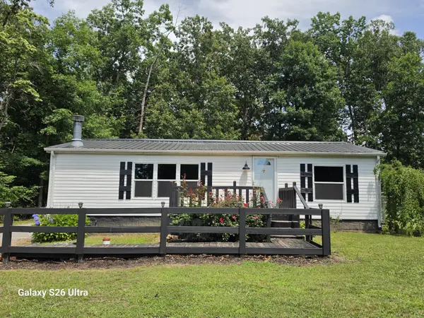1361 Lakeshore Dr, Beechgrove, TN 37018