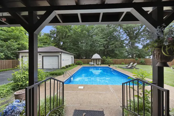 14 Hummingbird Cv, Jackson, TN 38305