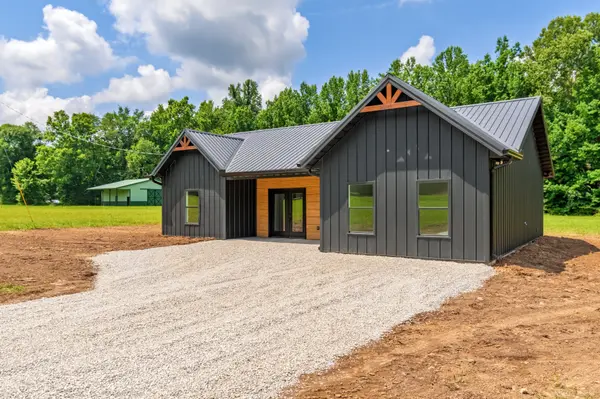 2757 Lick Creek Road, Linden, TN 37096