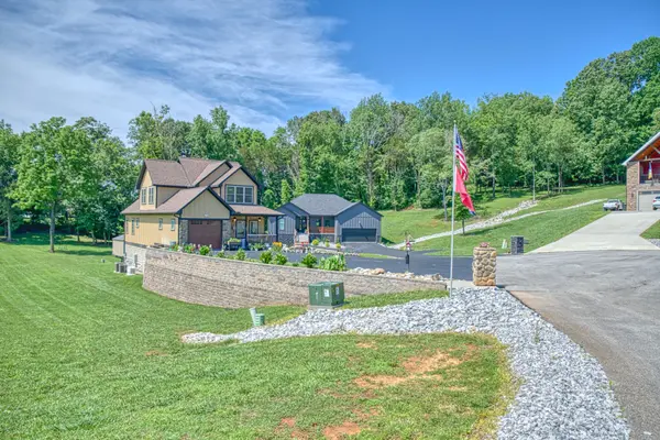 201 Peaceful Ln, Sparta, TN 38583