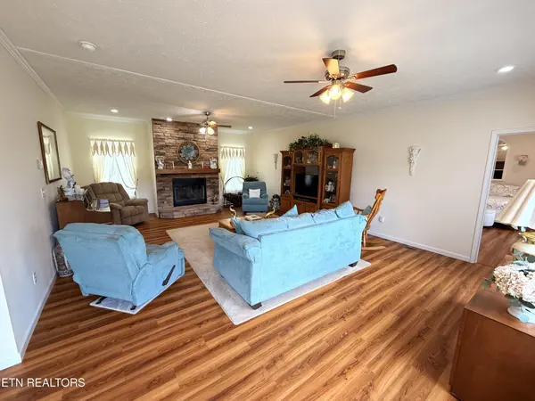 1930 Sail Rd, Newport, TN 37821