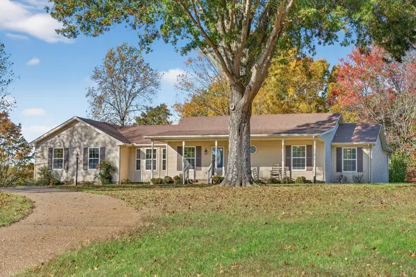 226 W Biggs Rd, Cottontown, TN 37048