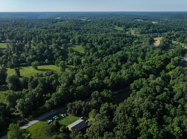 8 Shiloh Canaan Road, Palmyra, TN 37142