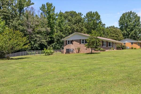 196 Victor St, Camden, TN 38320