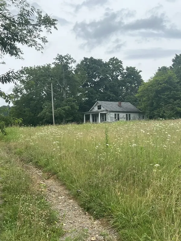 127 McBurg Rd, Frankewing, TN 38459