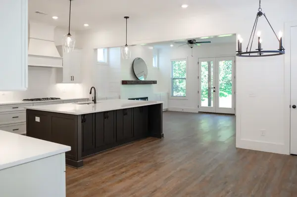 2828 Valley Rd, Nashville, TN 37215