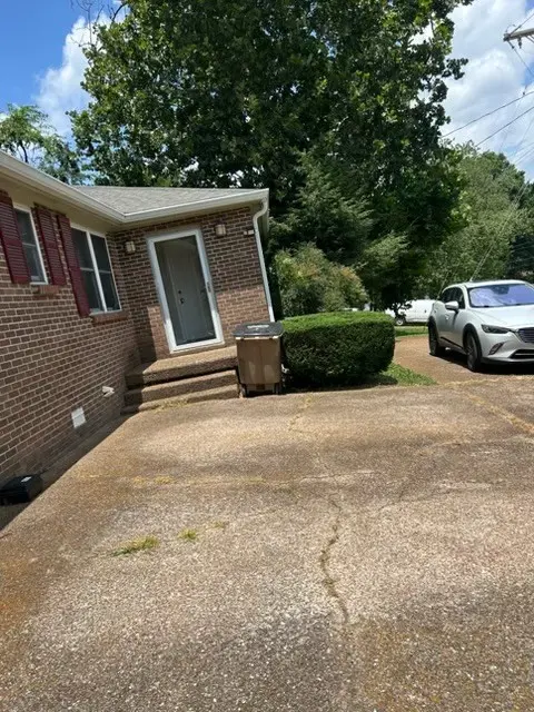 443 Cedarmont Dr, Nashville, TN 37211