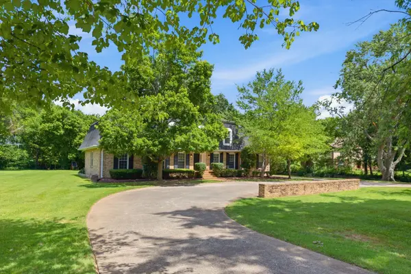 204 River Oaks Rd, Brentwood, TN 37027