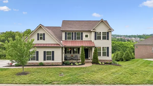 7016 Crimson Leaf Ln, College Grove, TN 37046