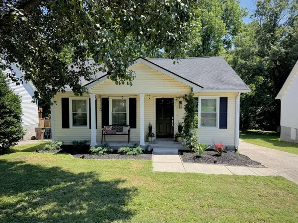 2525 Slaydon DR, Nashville, TN 37207