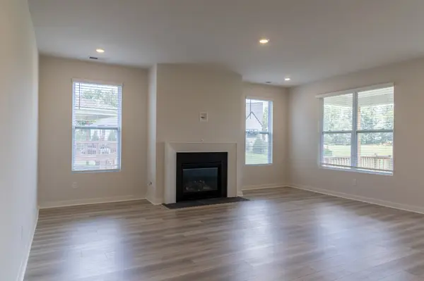 1442 English Oak Dr, Clarksville, TN 37043