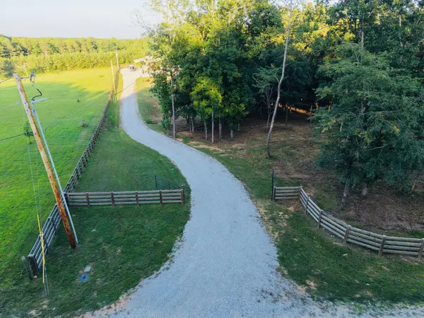 27 Davis Lane, Lawrenceburg, TN 38464
