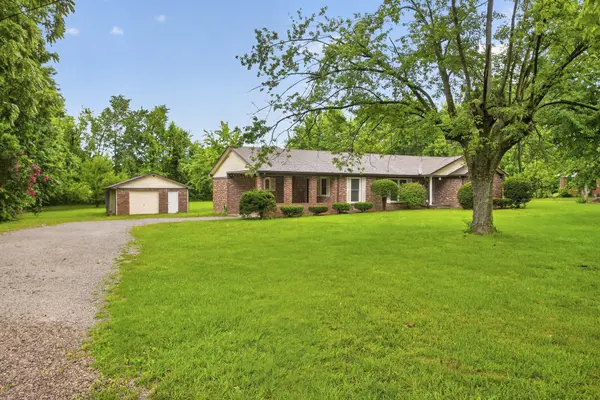 647 52 E Highway #E, Portland, TN 37148