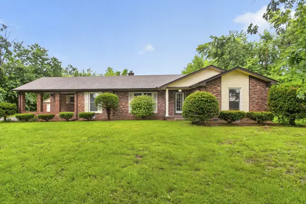 647 52 E Highway #E, Portland, TN 37148