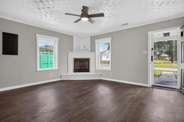 229 Adams St, Smithville, TN 37166