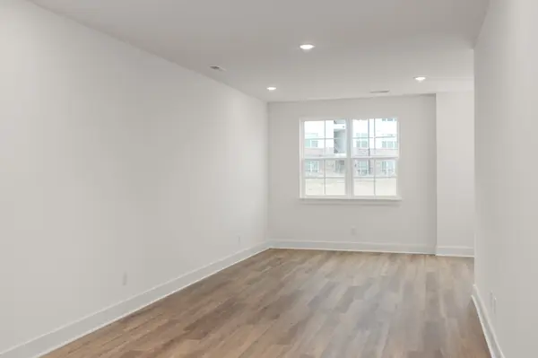 700 N DuPont Ave ##207, Madison, TN 37115