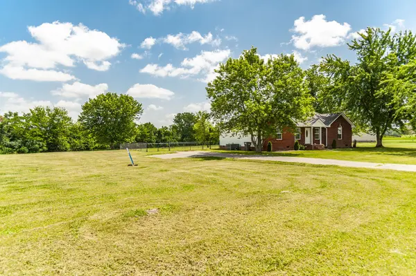 1197 Harve Brown Rd, Bethpage, TN 37022