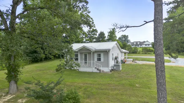 133 County Road 212, Athens, TN 37303