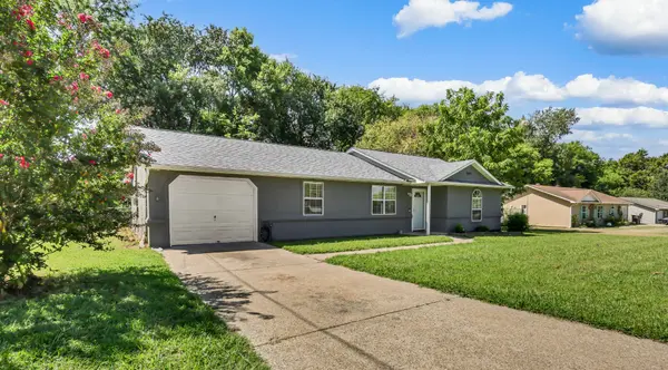 1221 Patton Pl, Oak Grove, KY 42262