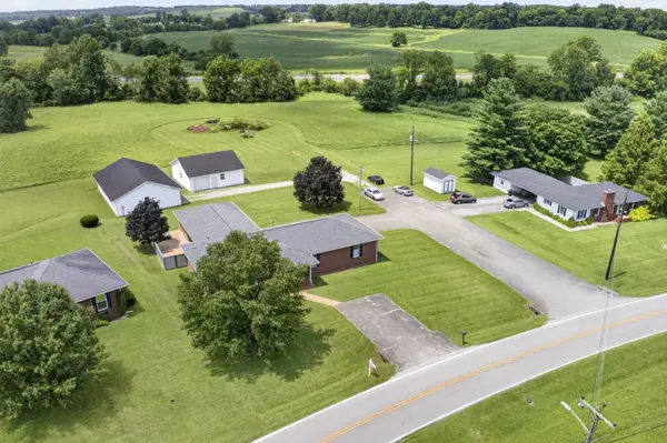 918 Sanderson Dr, Hopkinsville, KY 42240