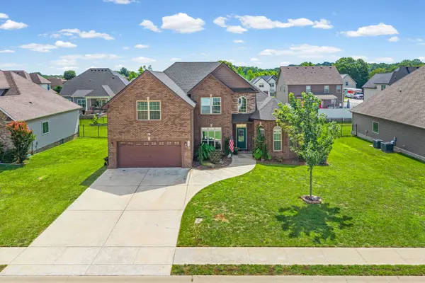525 Bowden Dr, Clarksville, TN 37043