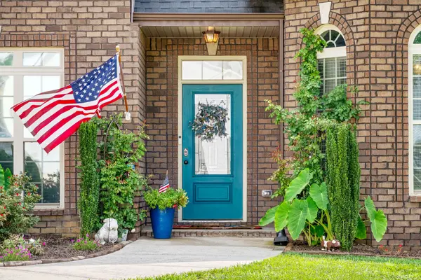 525 Bowden Dr, Clarksville, TN 37043