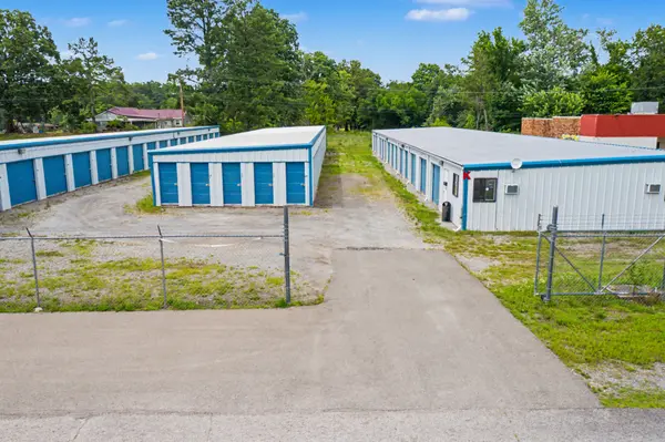 105 Progress Center Plz, Centerville, TN 37033