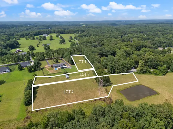 2 Old Pond Lane, Dickson, TN 37055