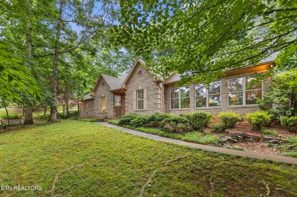 5227 Beverly Oaks Drive, Knoxville, TN 37918